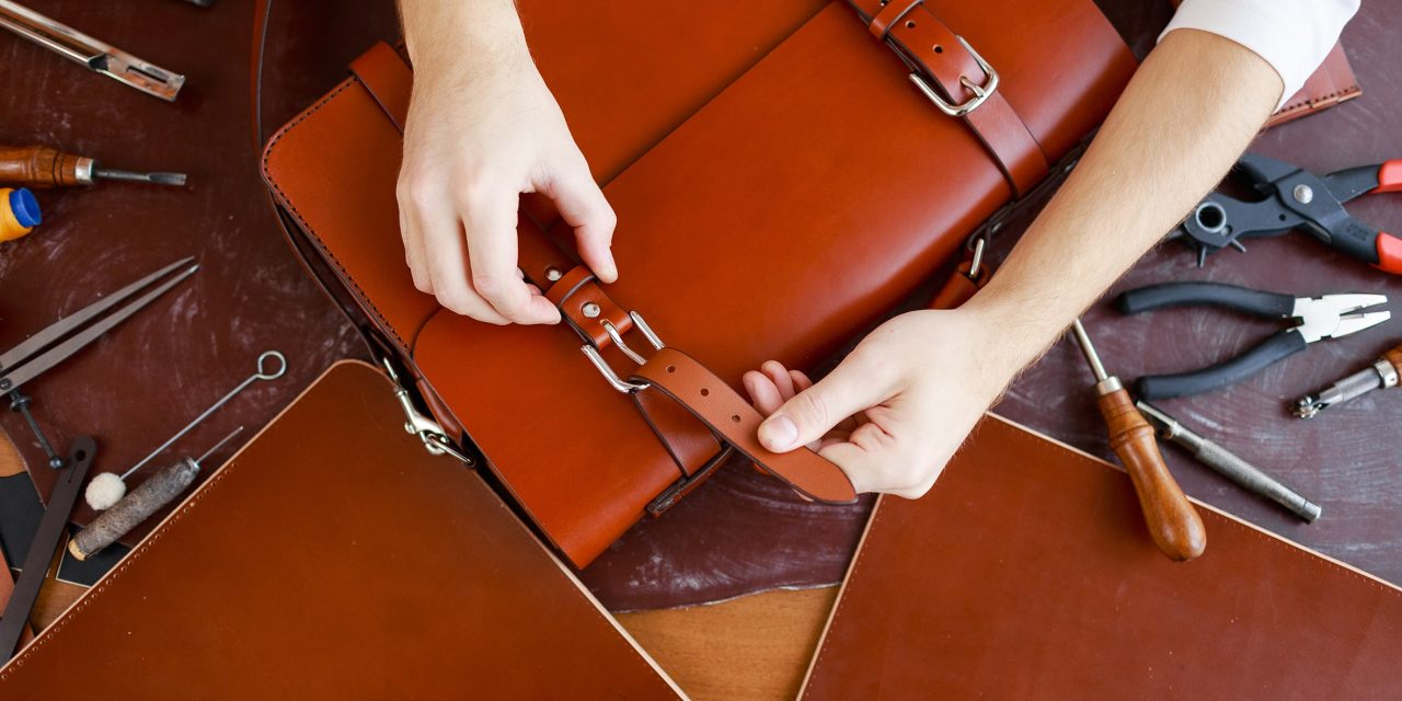 fastening-buckle-of-briefcase-min