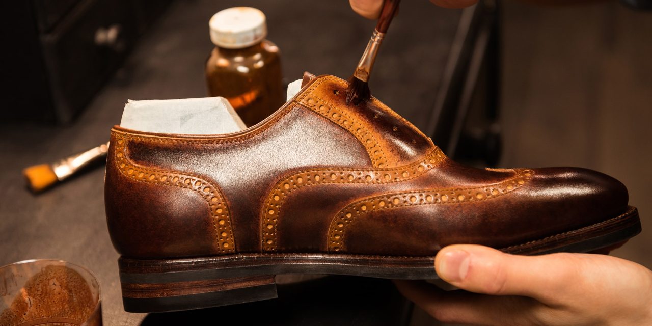 shoemaker-in-workshop-making-shoes (1)-min